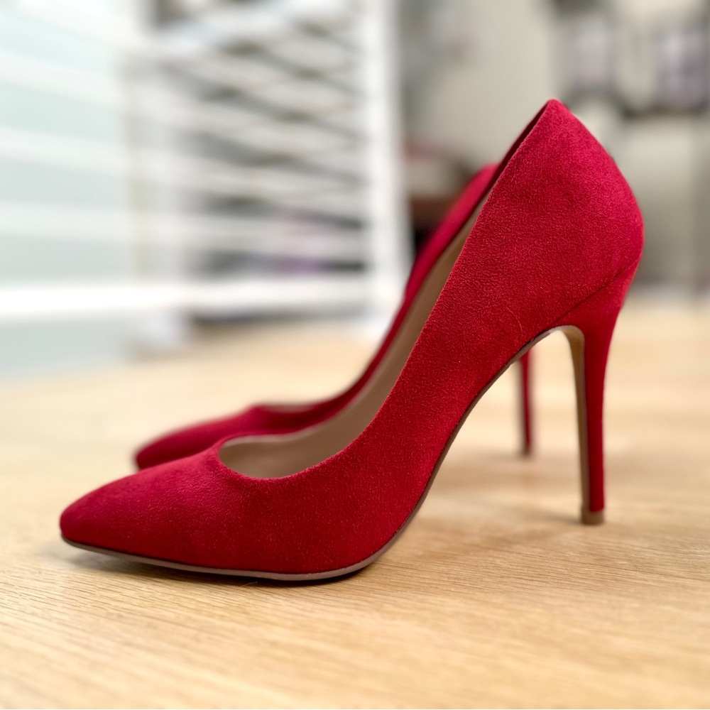 New Charles David Elegant Red Suede Stiletto Heels 7